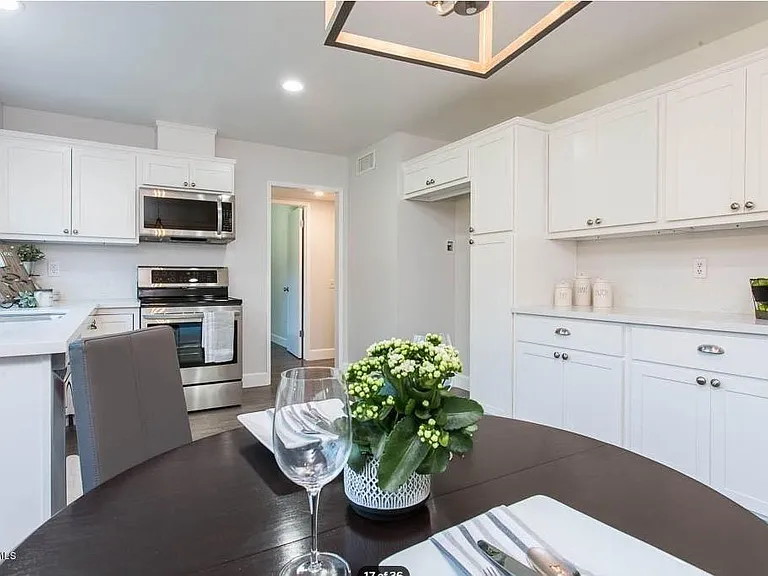 4127 Blackwood St — Photo 2