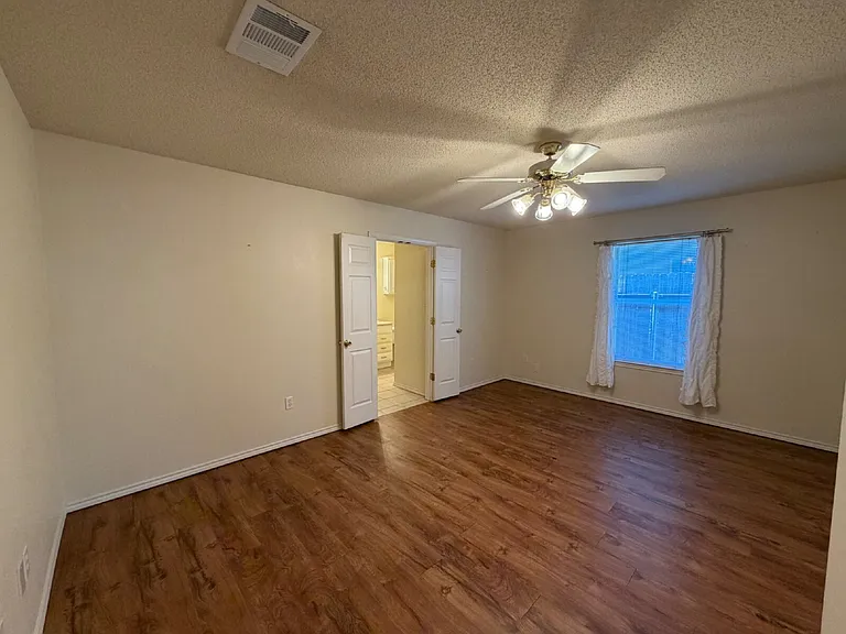 9709 Joliet Ave — Photo 6