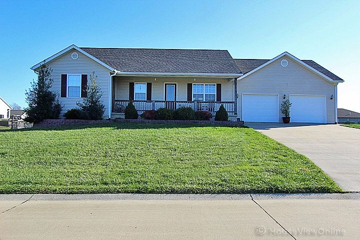 1st image of 690 Oak Meadow Dr