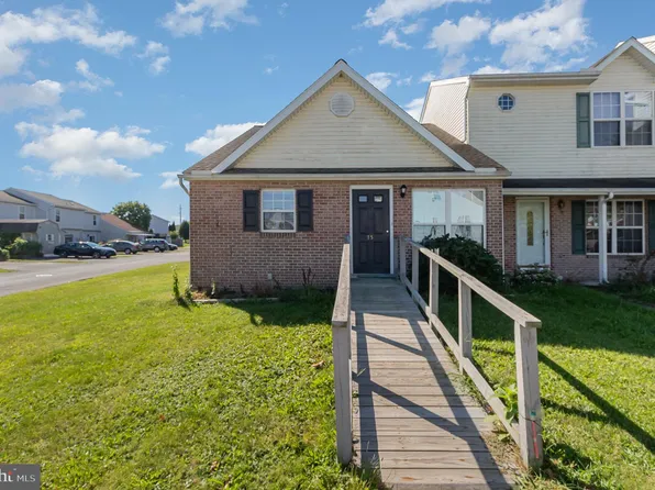 75 Southmont Dr, Enola, PA 17025