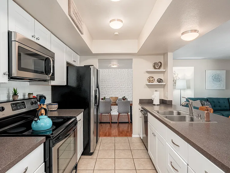 5114 S Dorsey Ln — Photo 39