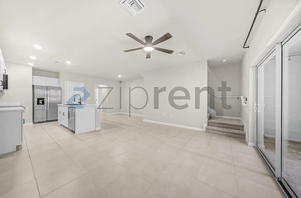 3 bed, 2.5 bath, 1582 sqft, $2,600 — Photo 1