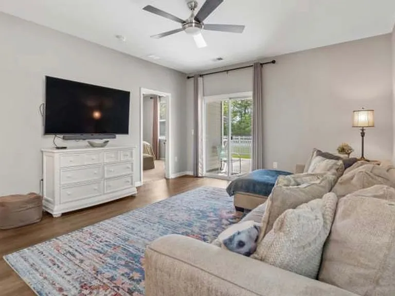 542 Hay Hill Ln — Photo 10