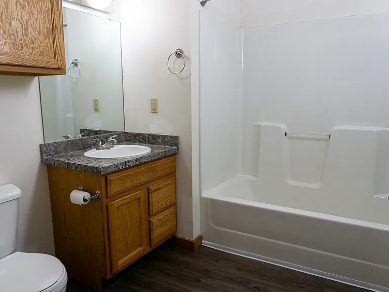 Off Broadway Apartments - Price Per Bedroom — Photo 8
