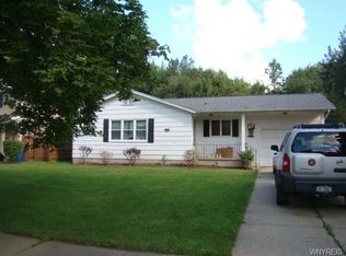 60 October Ln, Amherst, NY 14228