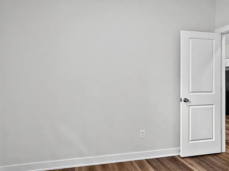 3953 Unit B (Upper level)