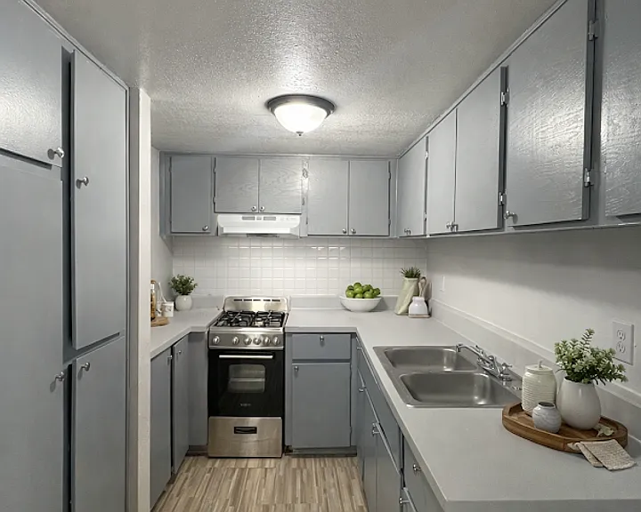 1940 W University Dr — Photo 21