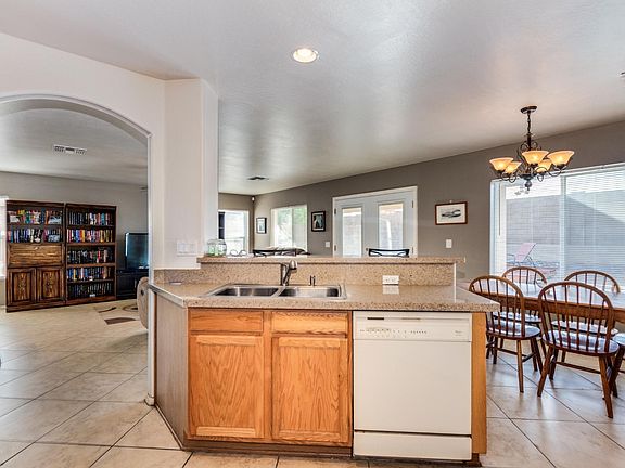 5th image of 22186 W Woodlands Ct