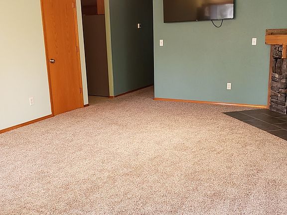 5th image of 1588 NE Barnes Ln