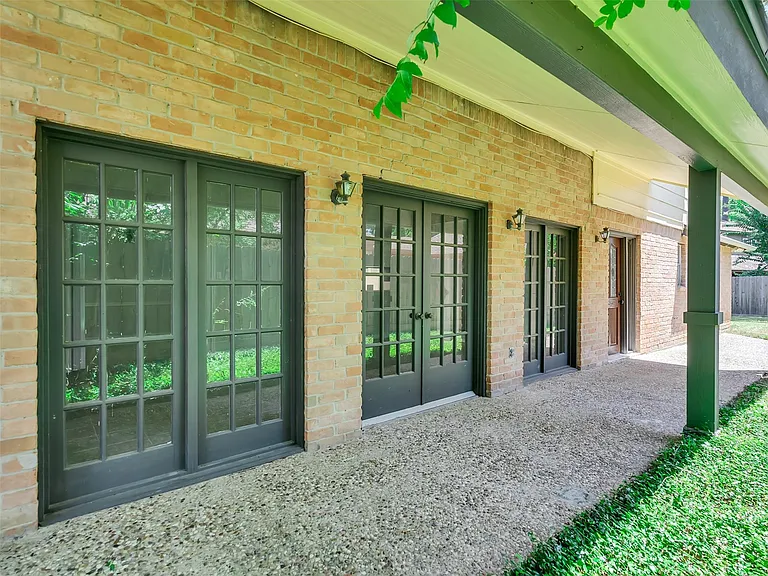 14134 Cleobrook Dr — Photo 3