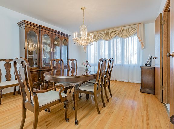5th image of 418 Woodgate Ct