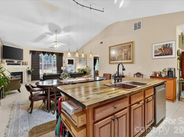 4412 Glenlea Commons Dr, Charlotte, NC 28216