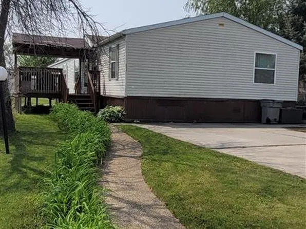 603 Beach View Dr, Iowa City, IA 52246