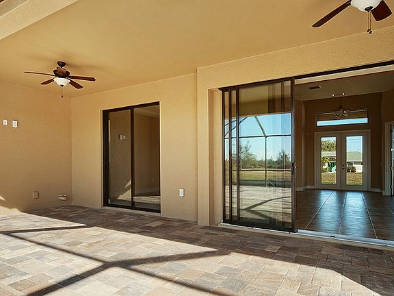 2nd image of 4625 SW 22nd Ave