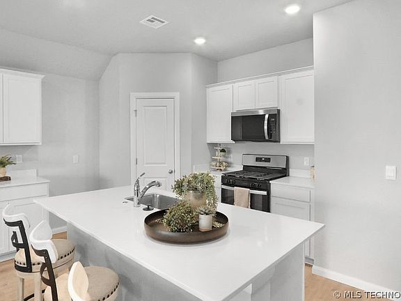 6th image of this home