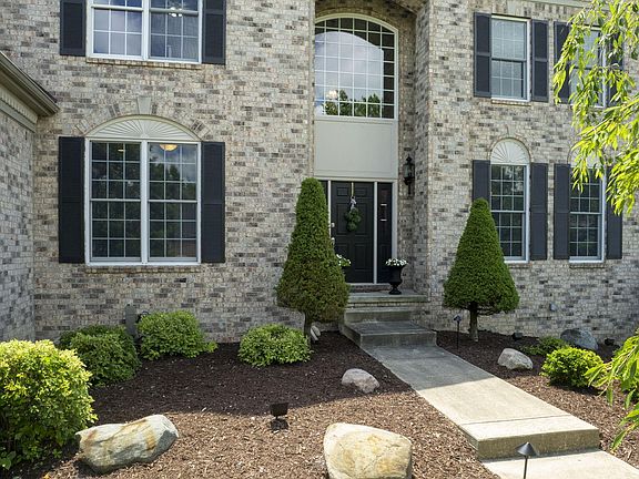 5th image of 2919 Whispering Woods Dr