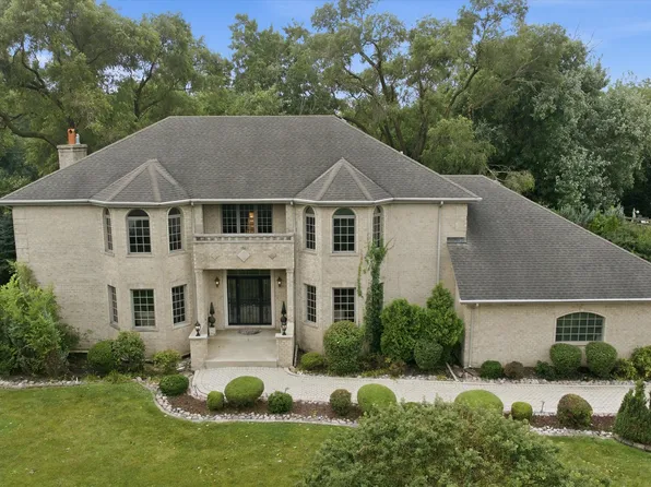 9611 Kris Trl, Orland Park, IL 60462