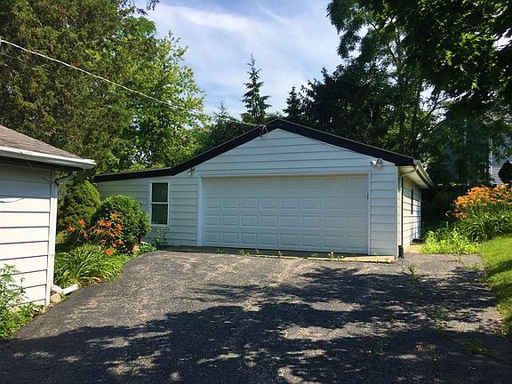 3rd image of 22469 W Fairview Dr