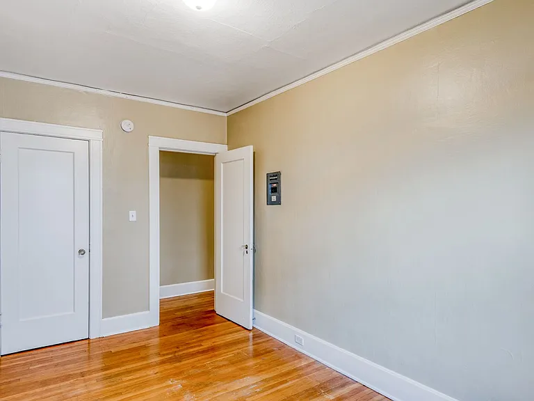 Burlingame — Photo 18