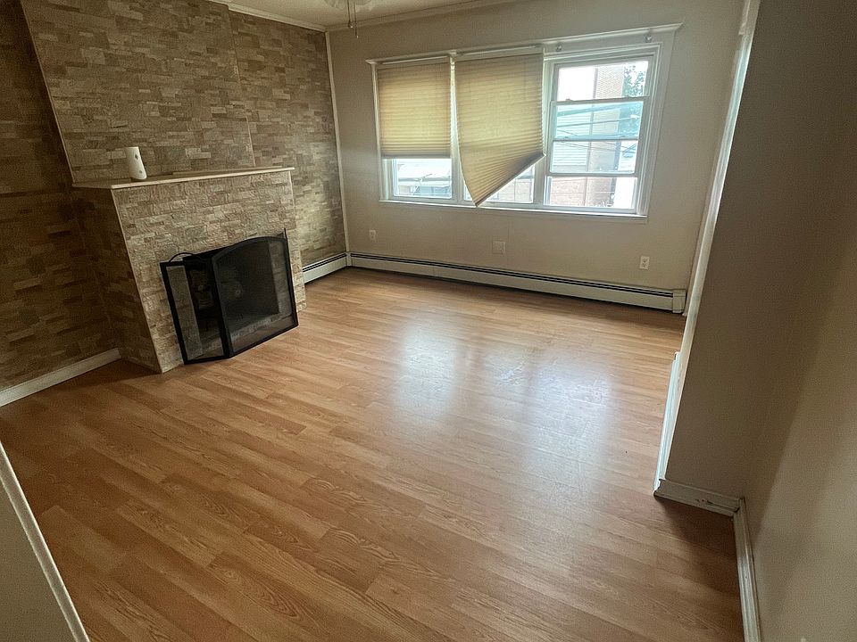 1st image of 43 E 17th St Floor 2