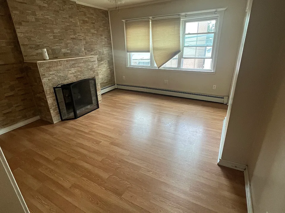 43 E 17th St #2