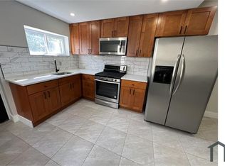 1211 W 9th St, Chester, PA 19013