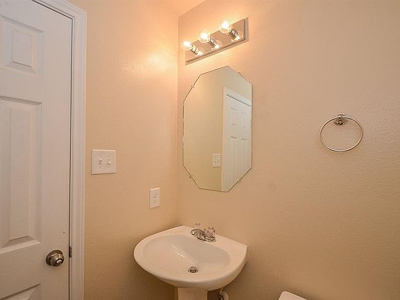 5th image of 19222 Sandelford Dr