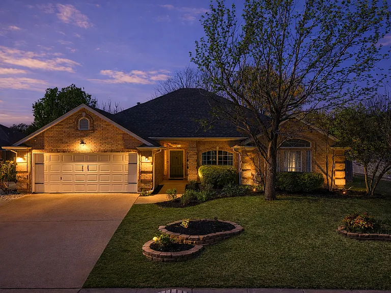 324 Woodcrest Dr — Photo 38