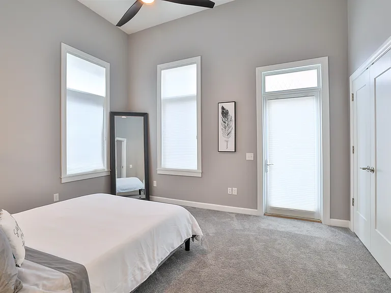 116 W 15th St #2 — Photo 17