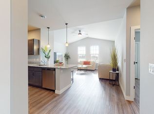 605 Plaza St #174, Deerfield, WI 53531