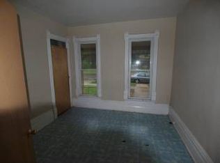 326 Walnut Ave, Elgin, IL 60123