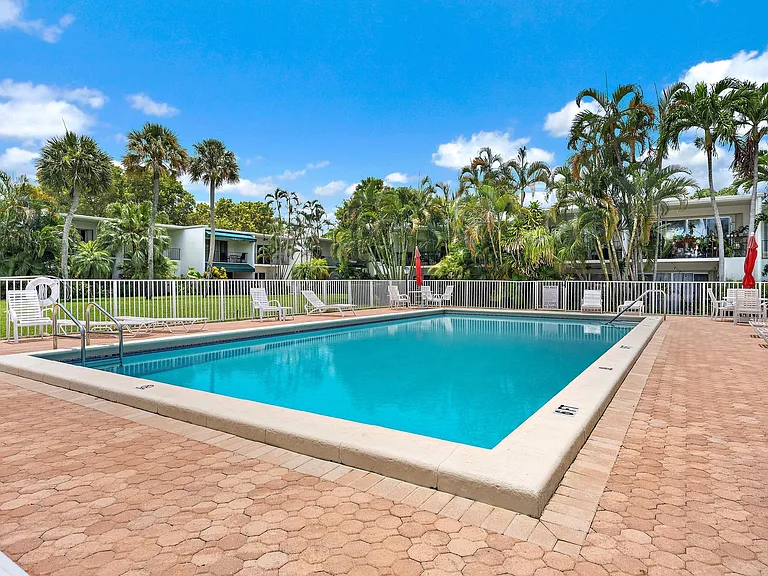 388 Golfview Rd #H — Photo 22