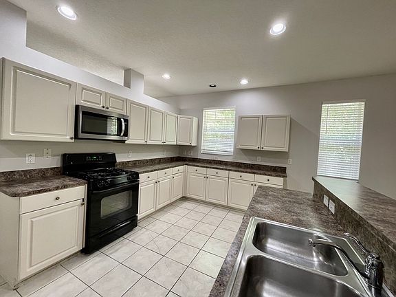 5th image of 16102 Stags Leap Dr
