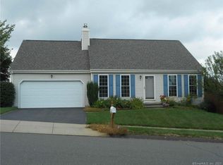 19 Wildflower Ln, Middletown, CT 06457