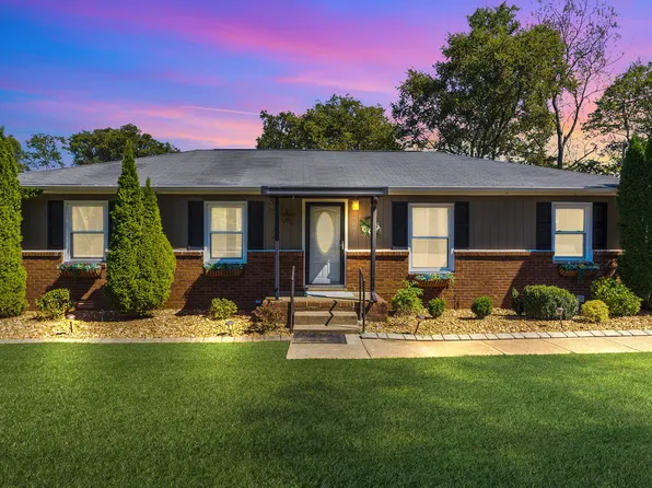 2891 Sunnyview Dr, Murfreesboro, TN 37128
