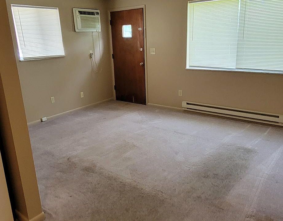 1st image of 328 Cossell Dr
