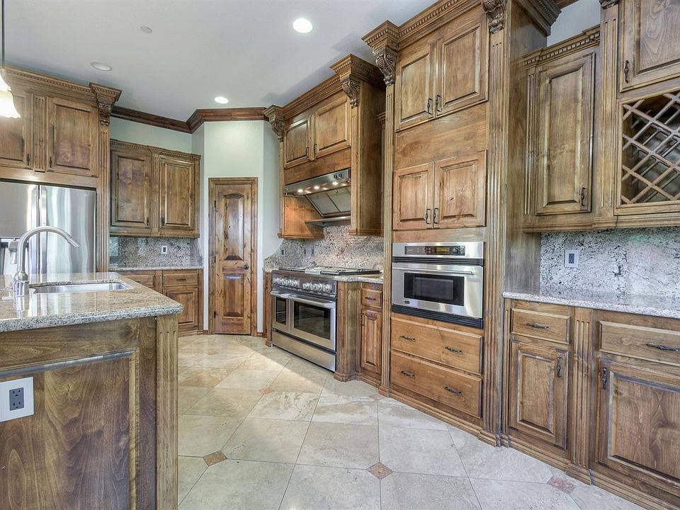 2nd image of 4215 Lemon Grove Ln
