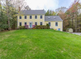 10 Cedarwood Dr, Falmouth, ME 04105
