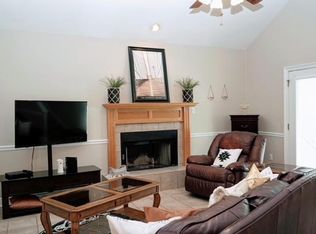 7436 1st St #F, Addis, LA 70710