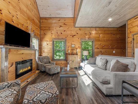 4th image of 2127 Eagle Feather Dr