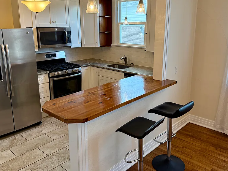 bar/kitchen
