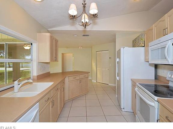 4th image of 26830 Robinhood Ln