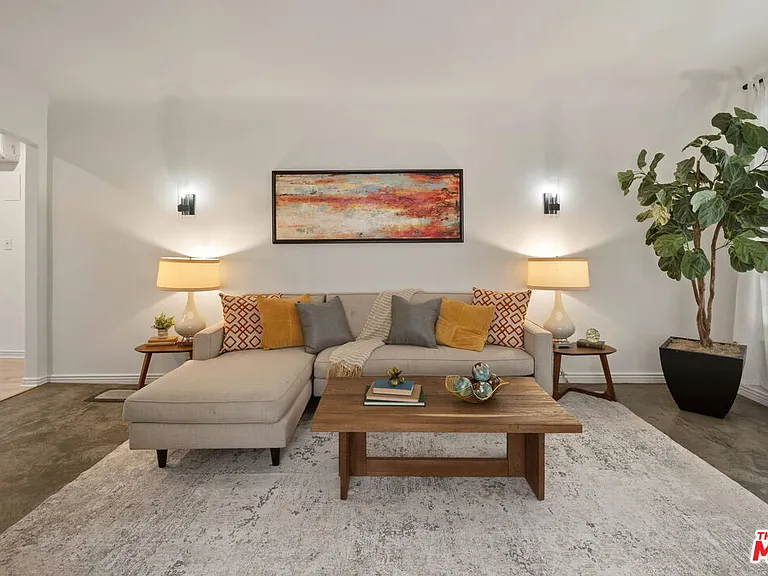 1345 N Hayworth Ave #2 — Photo 7