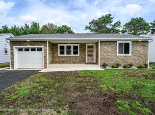 28 Nostrand Dr, Toms River, NJ 08757
