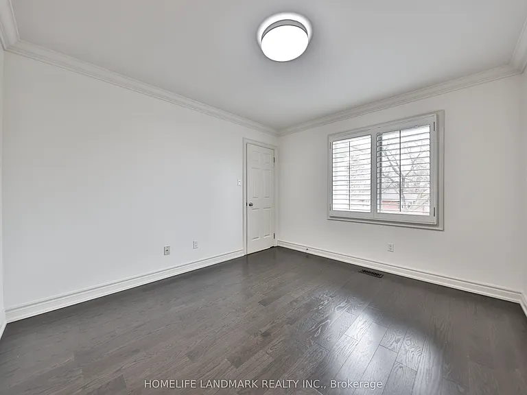 112 Kingsway Cres — Photo 19
