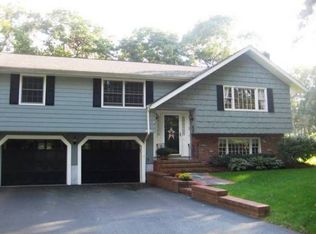 5 Hollys Ln, North Easton, MA 02356