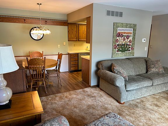 4th image of 74 Old Mill Dr Unit 4