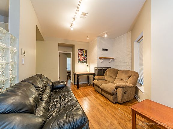 3rd image of 2937 N Sheffield Ave APT 1