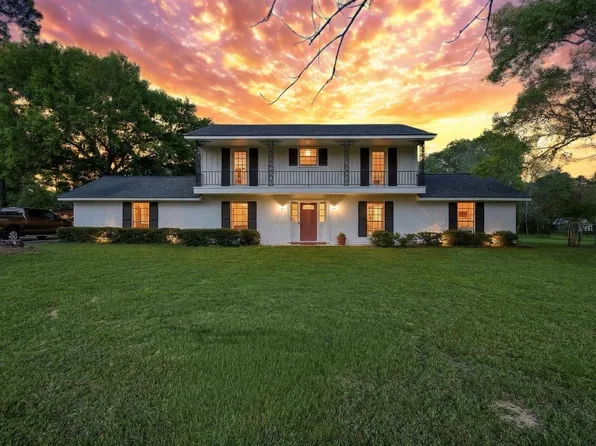24640 Macedonia Rd, Hockley, TX 77447