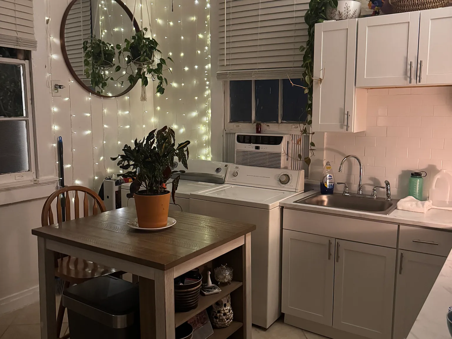 3 bed, 2400 sqft, $1,550 — Photo 4